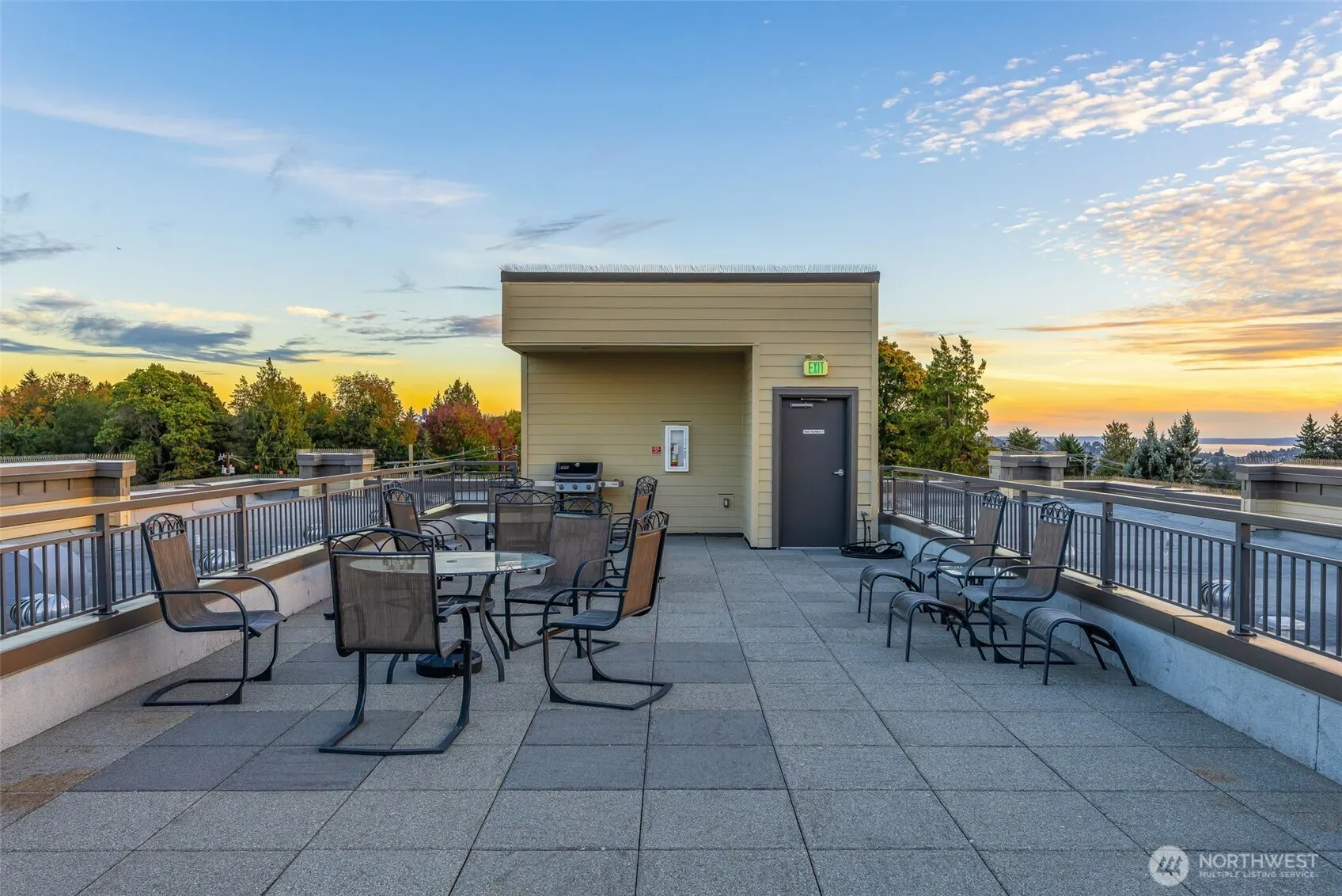 6015 Phinney Avenue N #402, Seattle, WA 98103