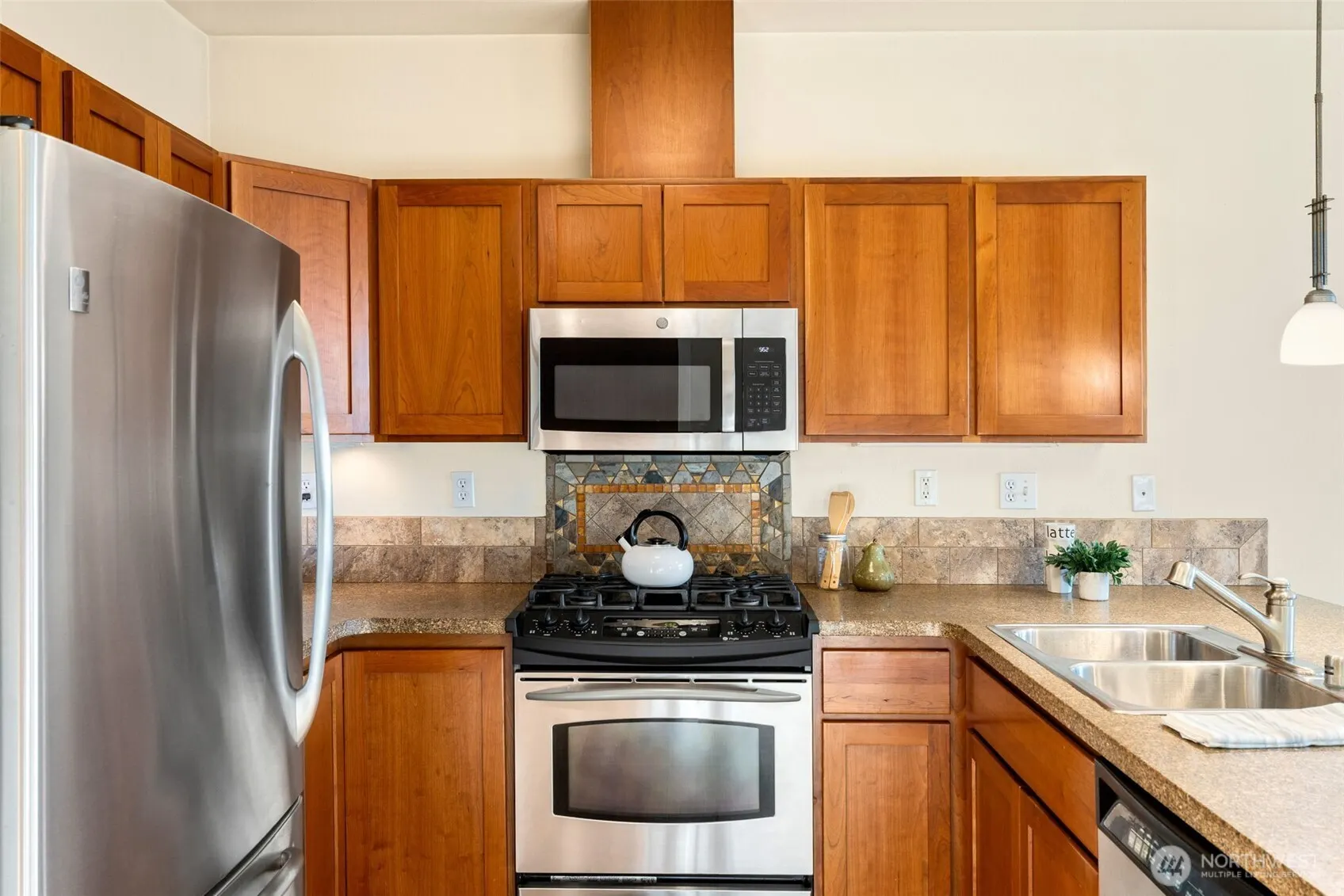 6015 Phinney Avenue N #402, Seattle, WA 98103