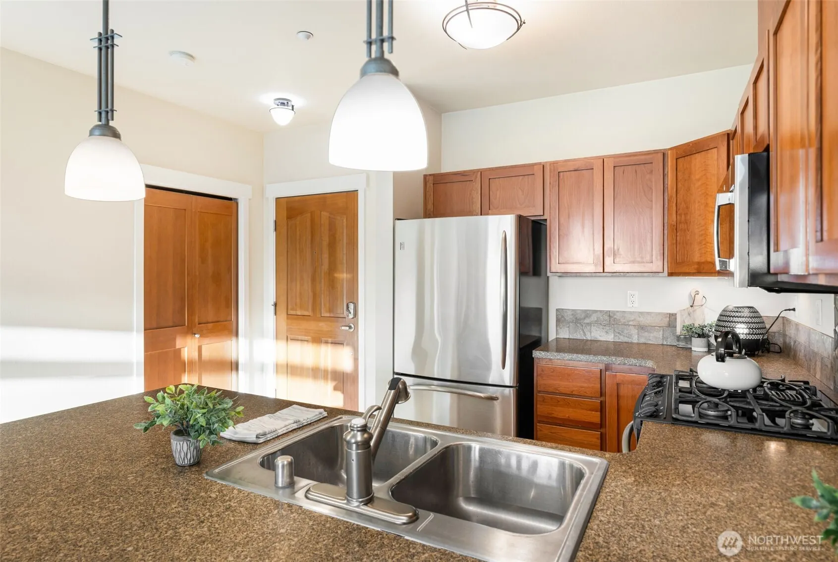 6015 Phinney Avenue N #402, Seattle, WA 98103