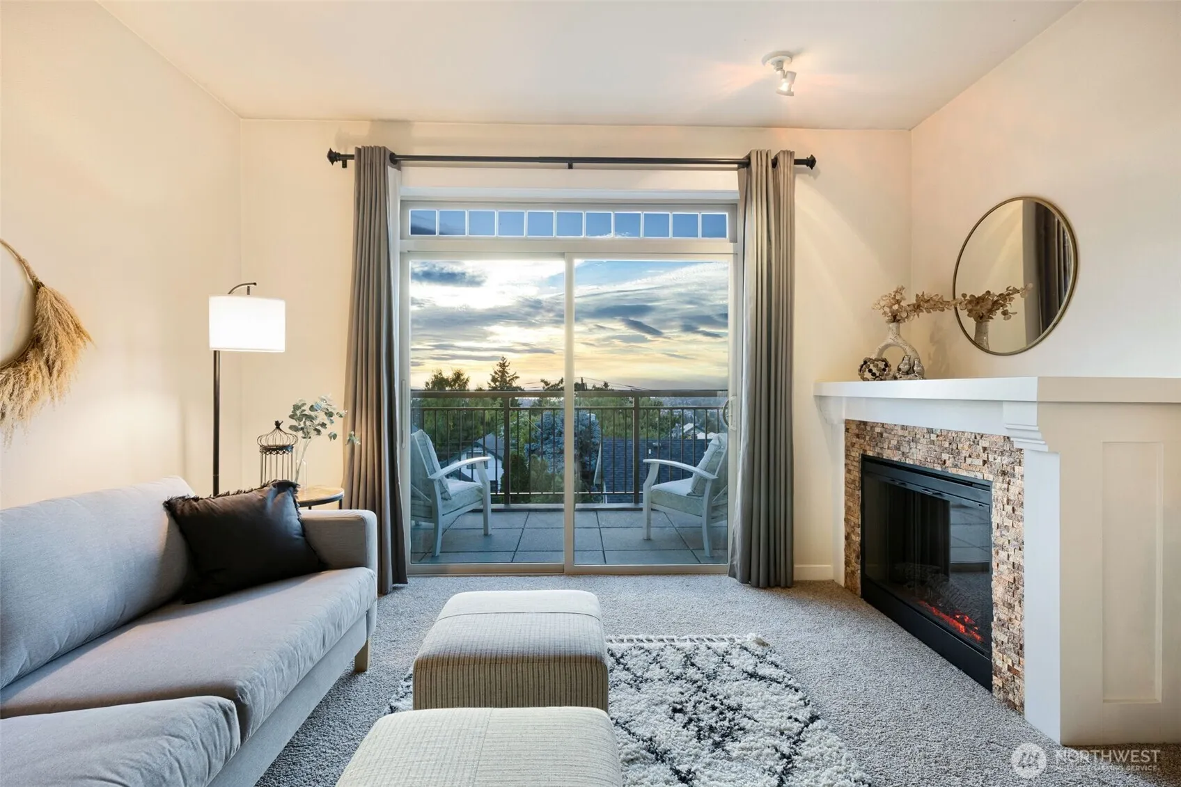 6015 Phinney Avenue N #402, Seattle, WA 98103