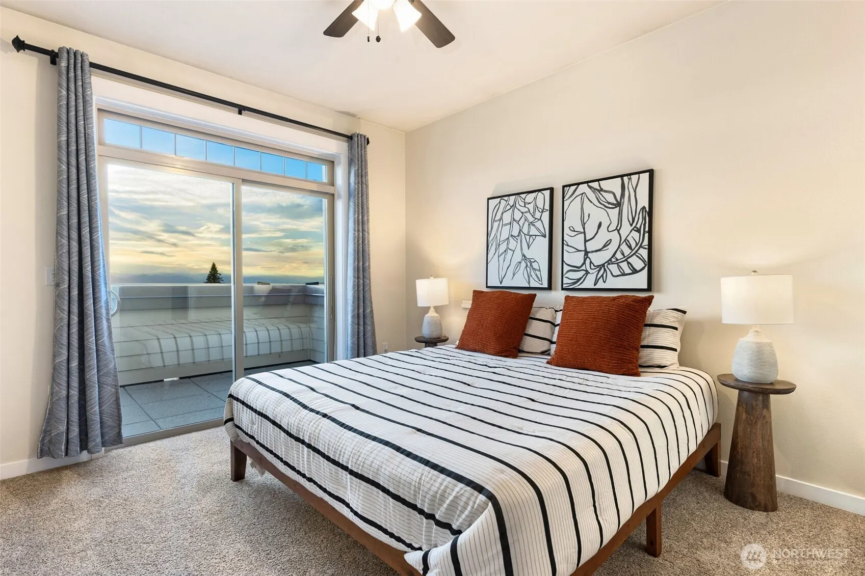 6015 Phinney Avenue N #402, Seattle, WA 98103