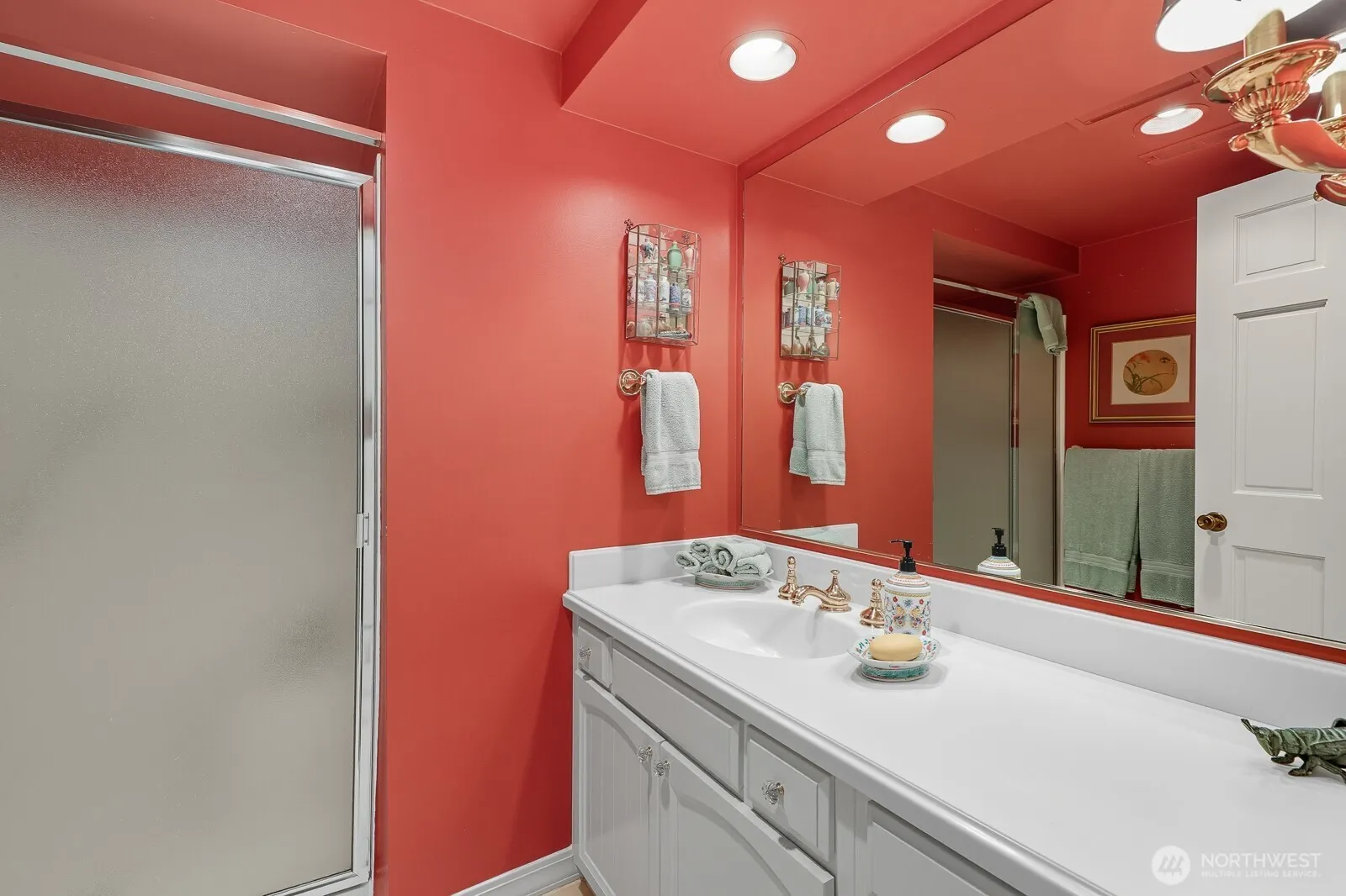 6562 Park Point Way NE #B106, Seattle, WA 98115