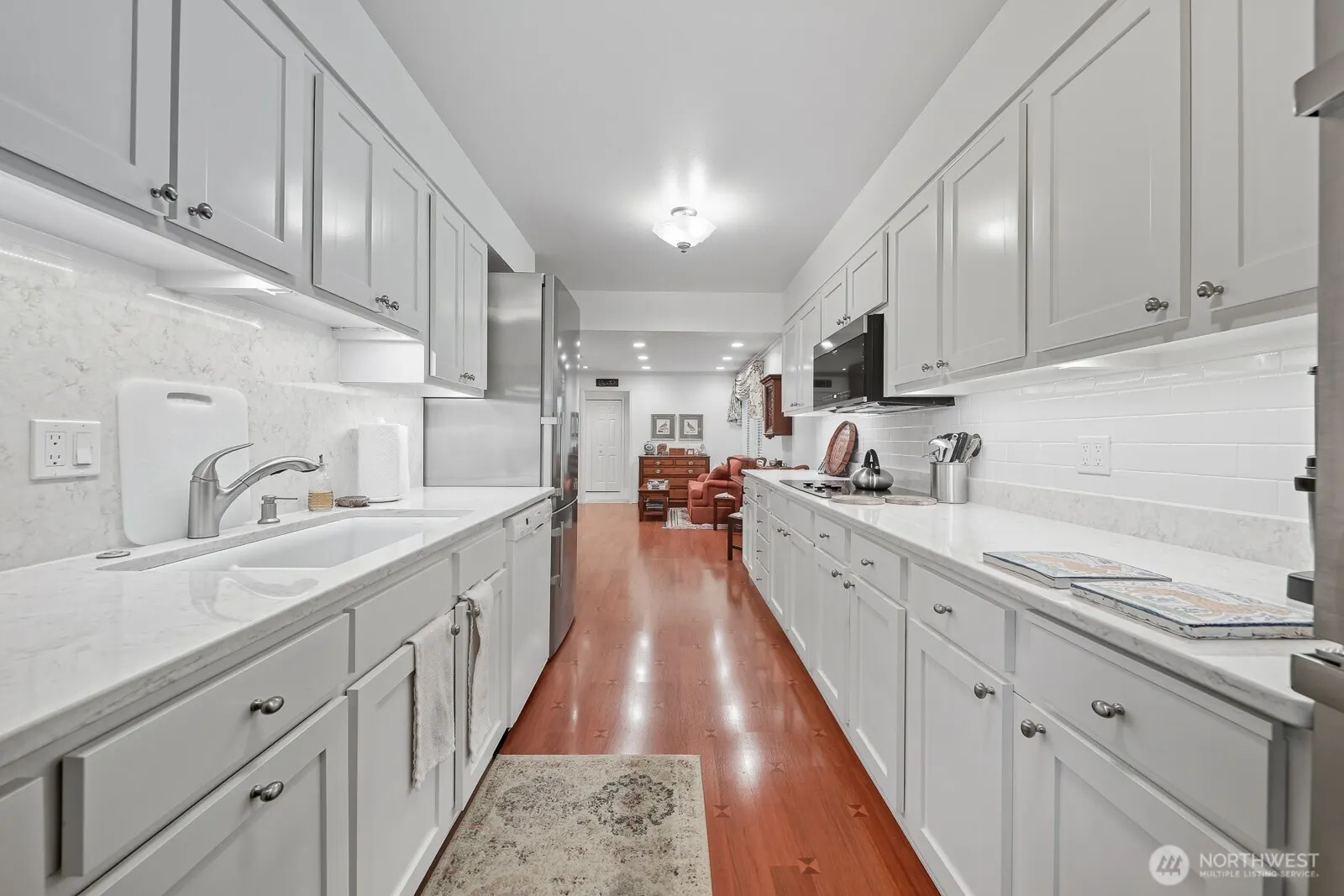 6562 Park Point Way NE #B106, Seattle, WA 98115