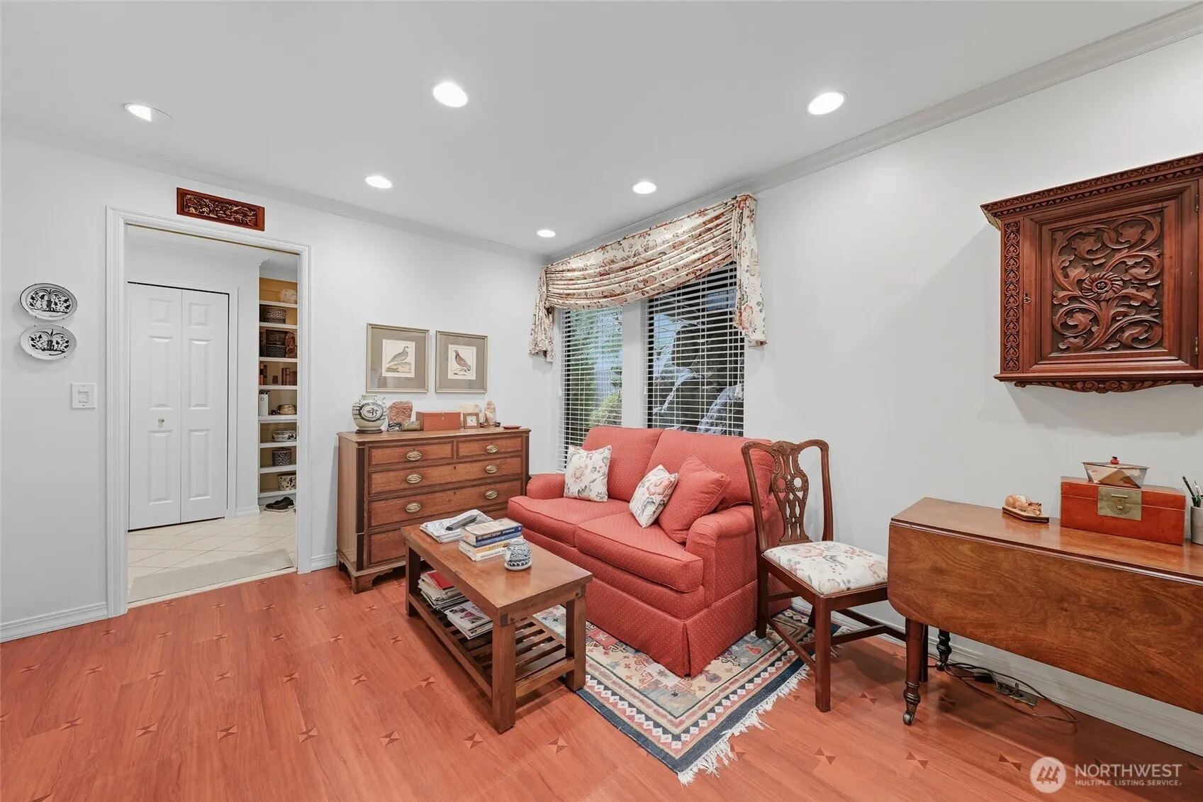 6562 Park Point Way NE #B106, Seattle, WA 98115