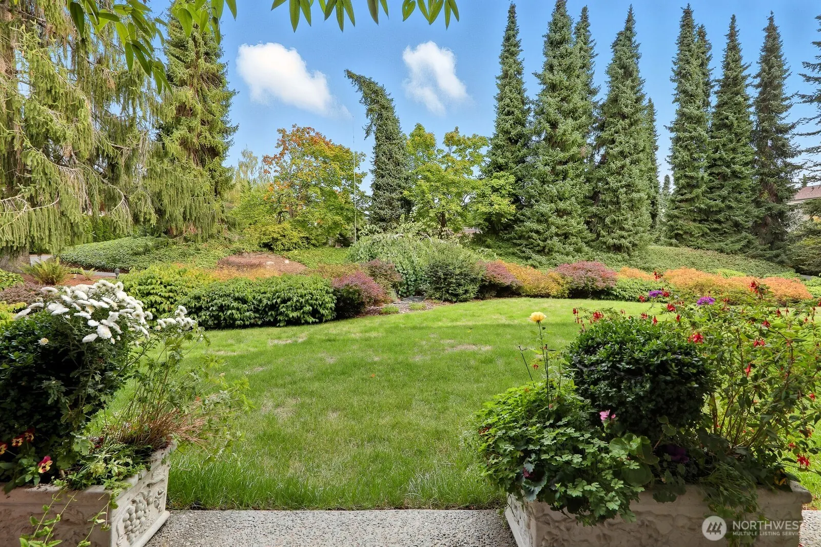 6562 Park Point Way NE #B106, Seattle, WA 98115