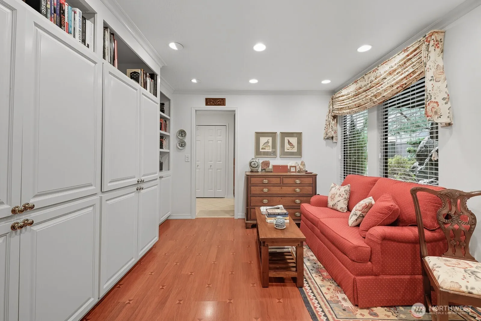 6562 Park Point Way NE #B106, Seattle, WA 98115