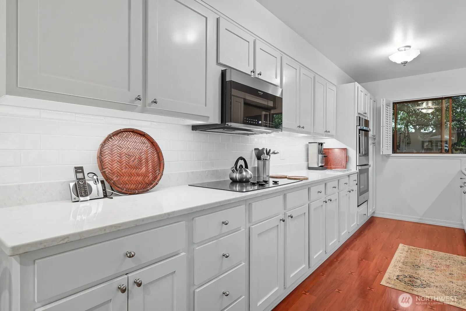 6562 Park Point Way NE #B106, Seattle, WA 98115