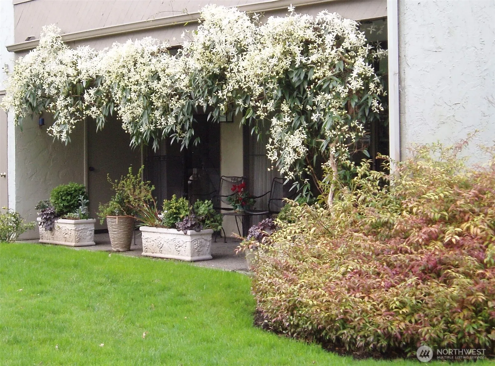 6562 Park Point Way NE #B106, Seattle, WA 98115