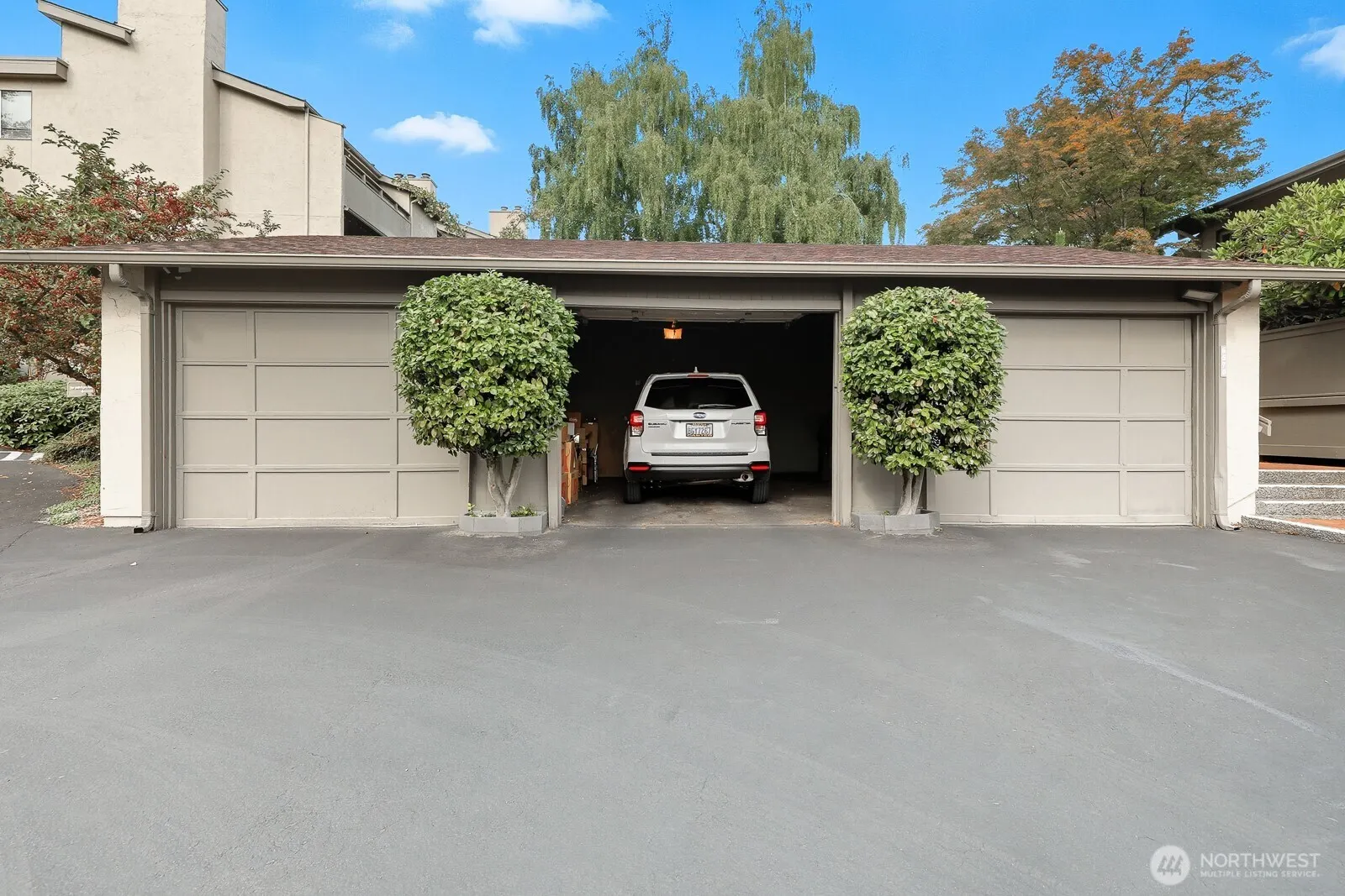 6562 Park Point Way NE #B106, Seattle, WA 98115