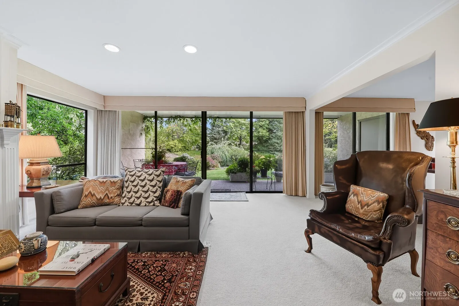 6562 Park Point Way NE #B106, Seattle, WA 98115