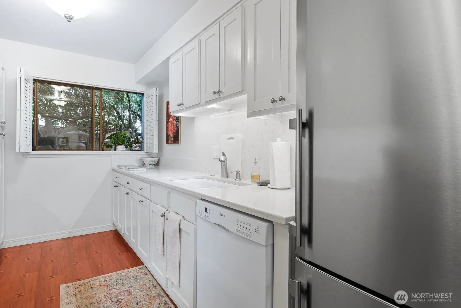 6562 Park Point Way NE #B106, Seattle, WA 98115