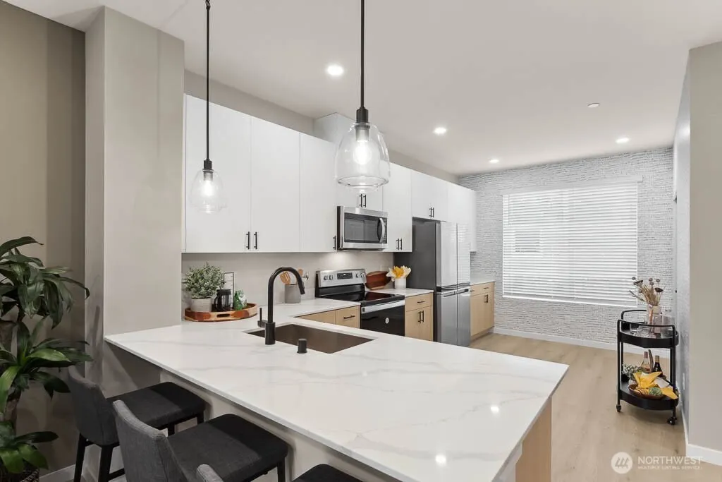 16111 36th Avenue W #F2, Lynnwood, WA 98087