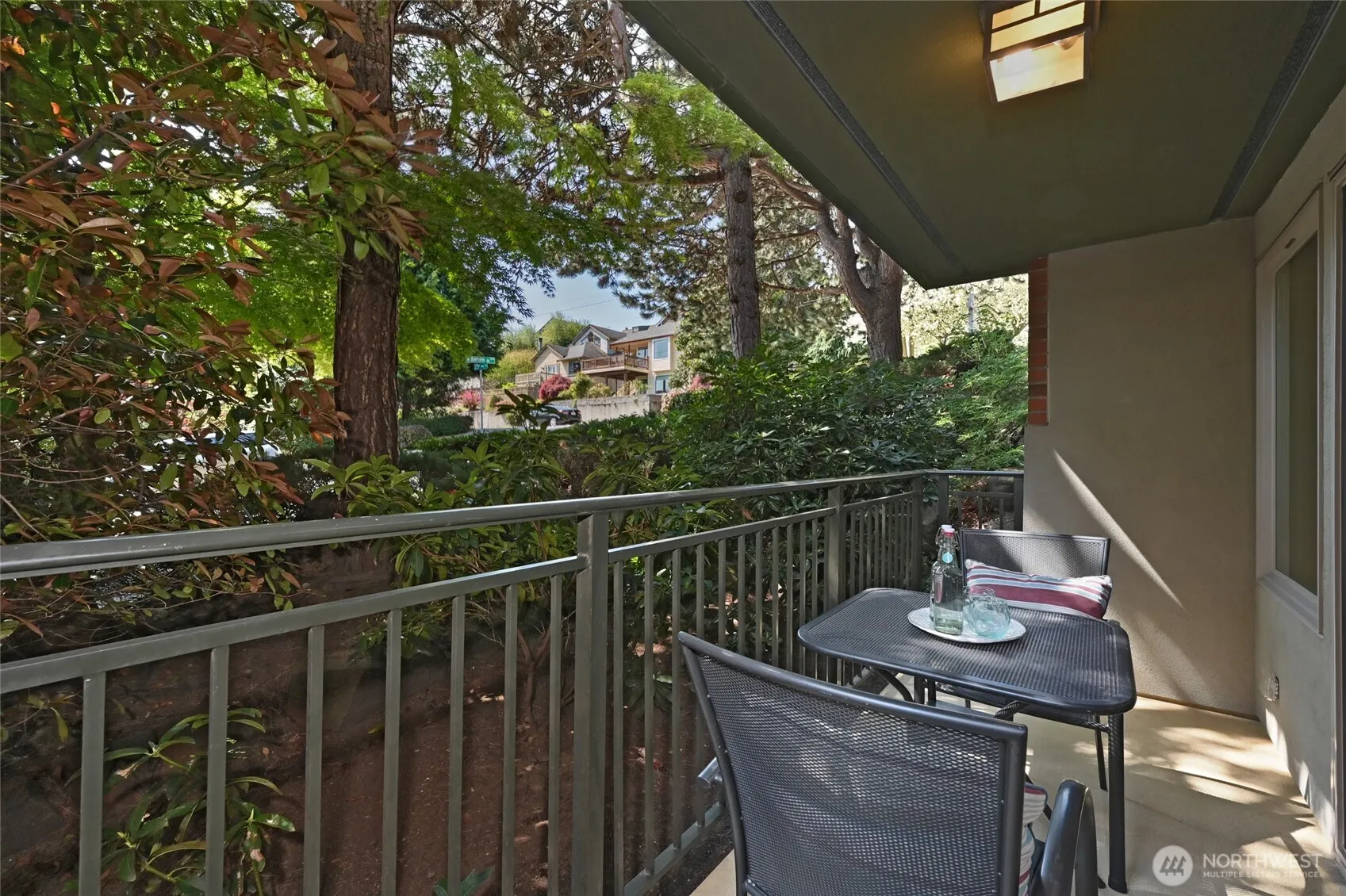 3400 25th Avenue W #101, Seattle, WA 98199