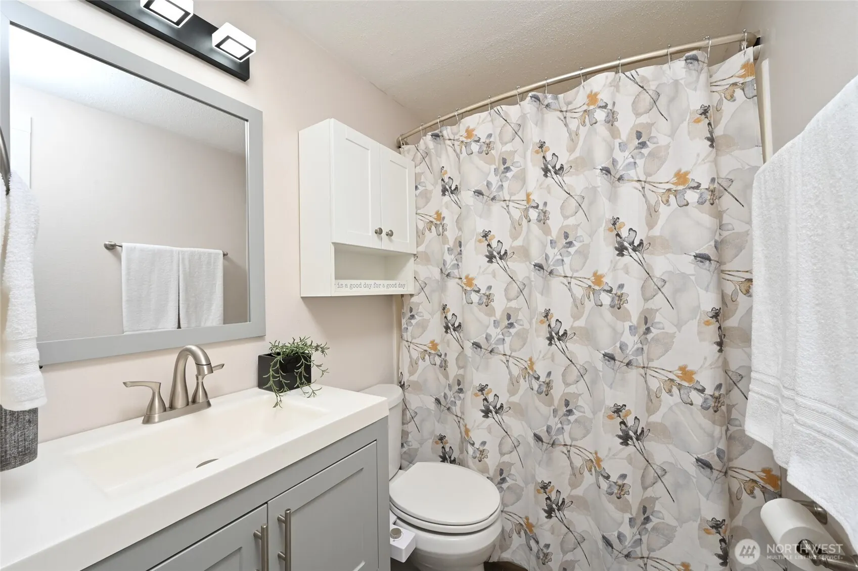 3400 25th Avenue W #101, Seattle, WA 98199