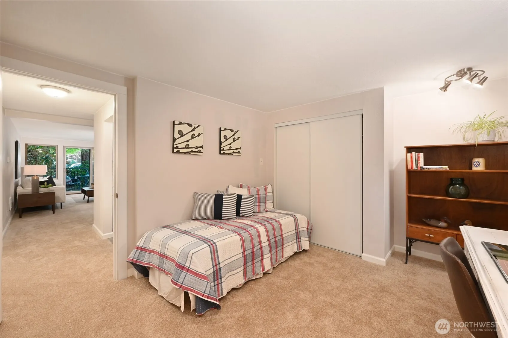 3400 25th Avenue W #101, Seattle, WA 98199