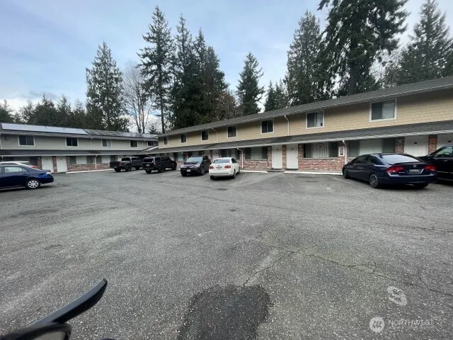 5701 200th Street SW #4, Lynnwood, WA 98036