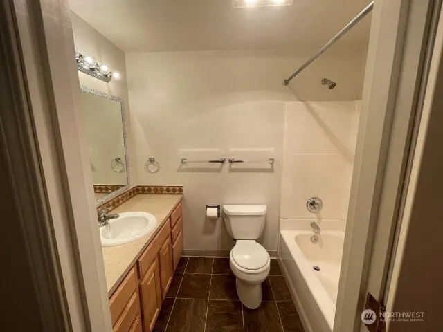 5701 200th Street SW #4, Lynnwood, WA 98036