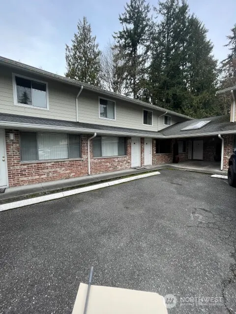5701 200th Street SW #4, Lynnwood, WA 98036
