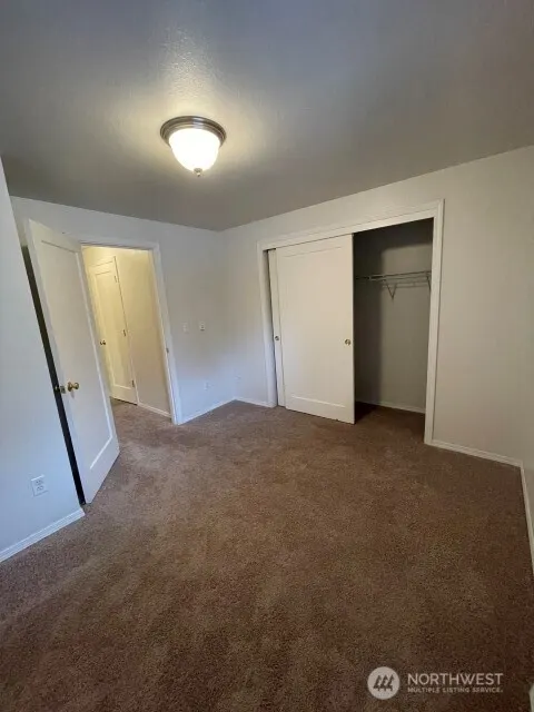 5701 200th Street SW #4, Lynnwood, WA 98036