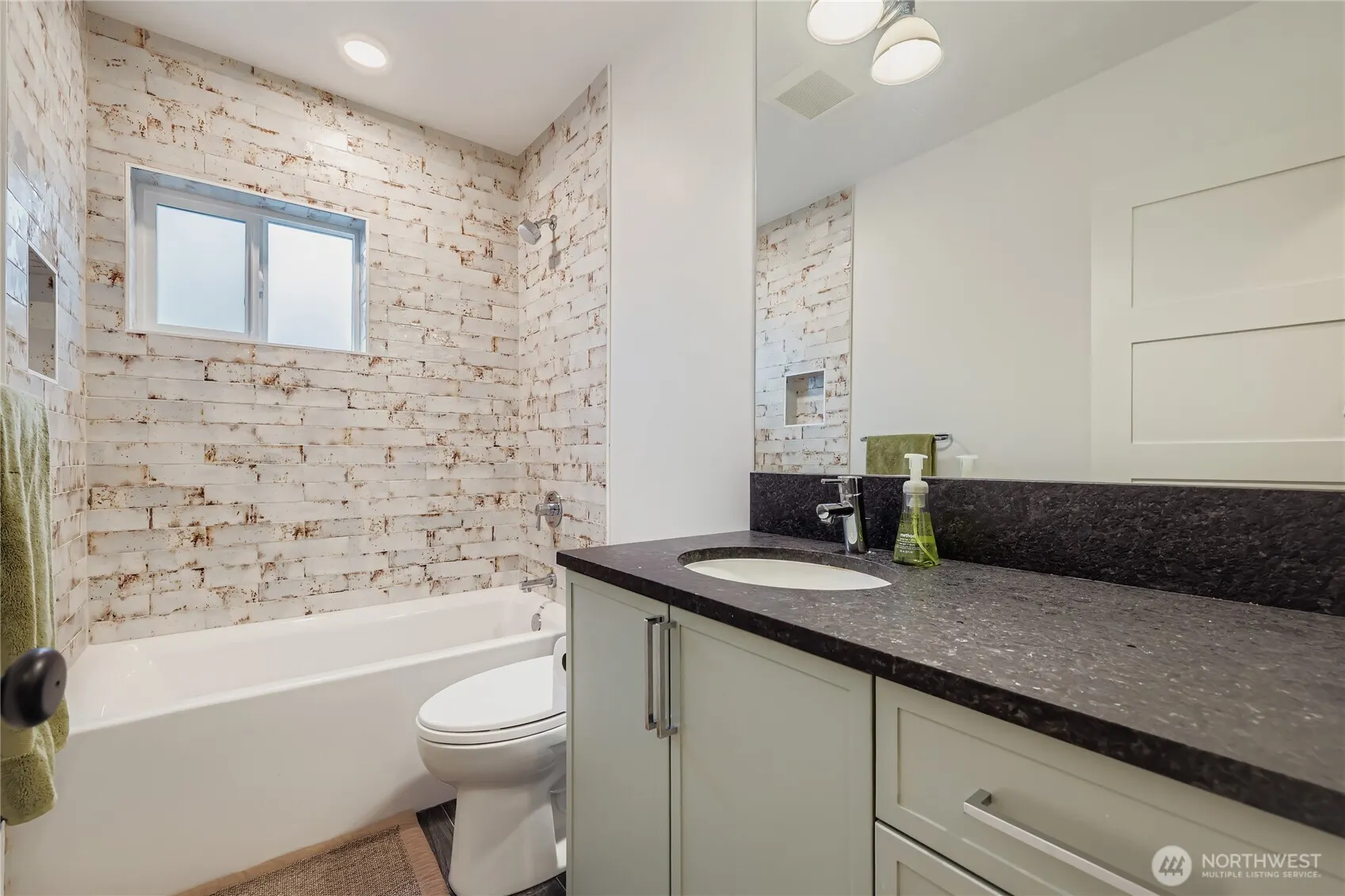 3649 Francis Avenue N #A, Seattle, WA 98103