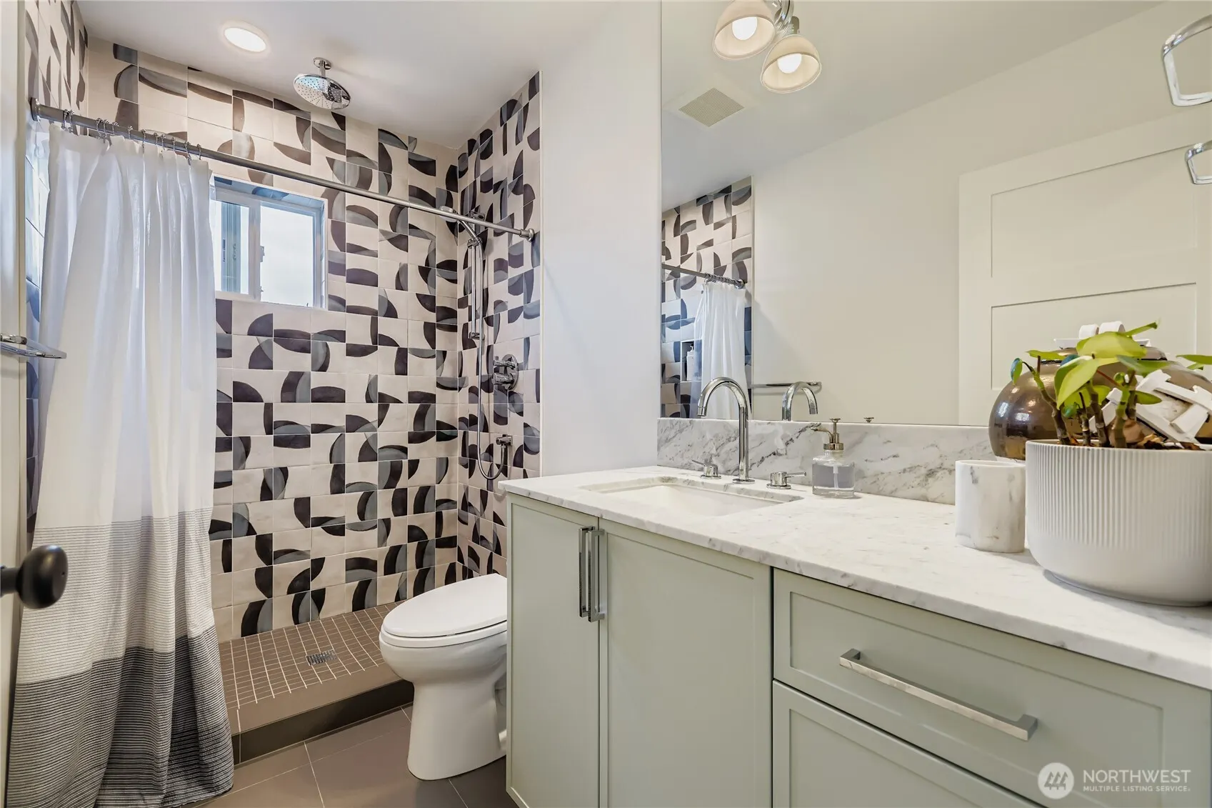 3649 Francis Avenue N #A, Seattle, WA 98103