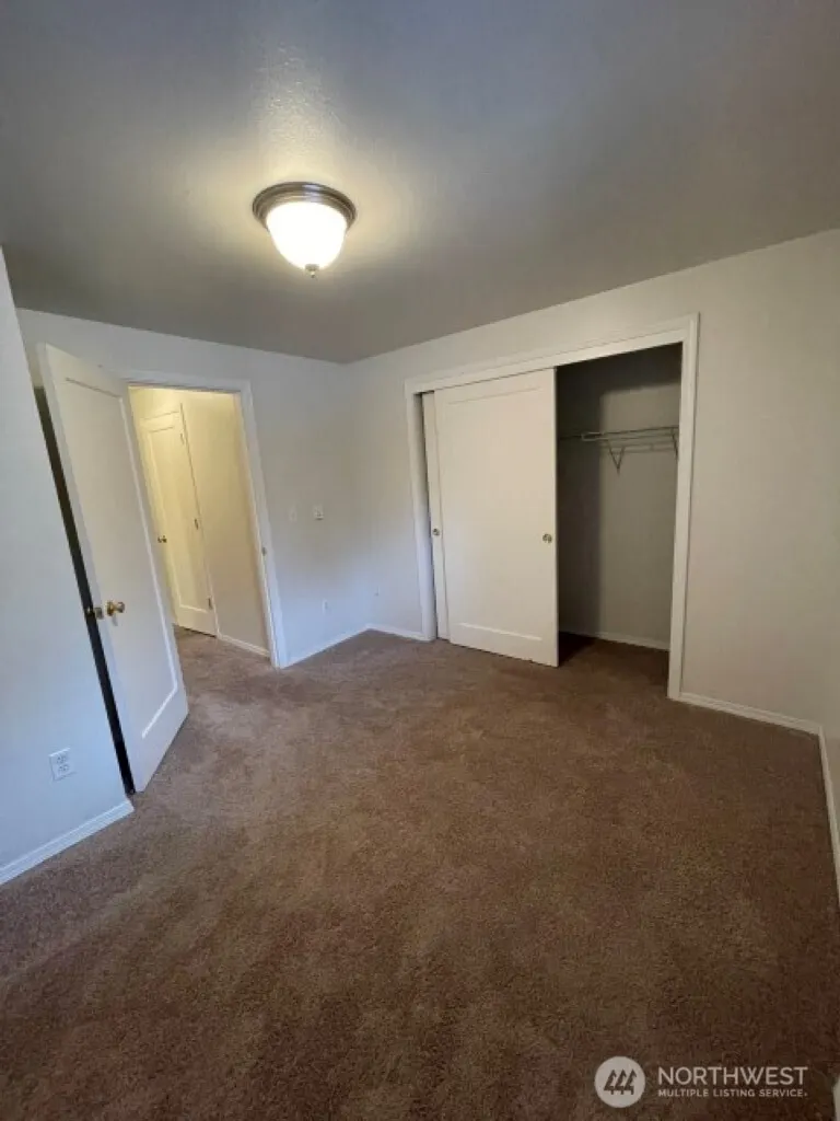 5701 200th Street SW #10, Lynnwood, WA 98036