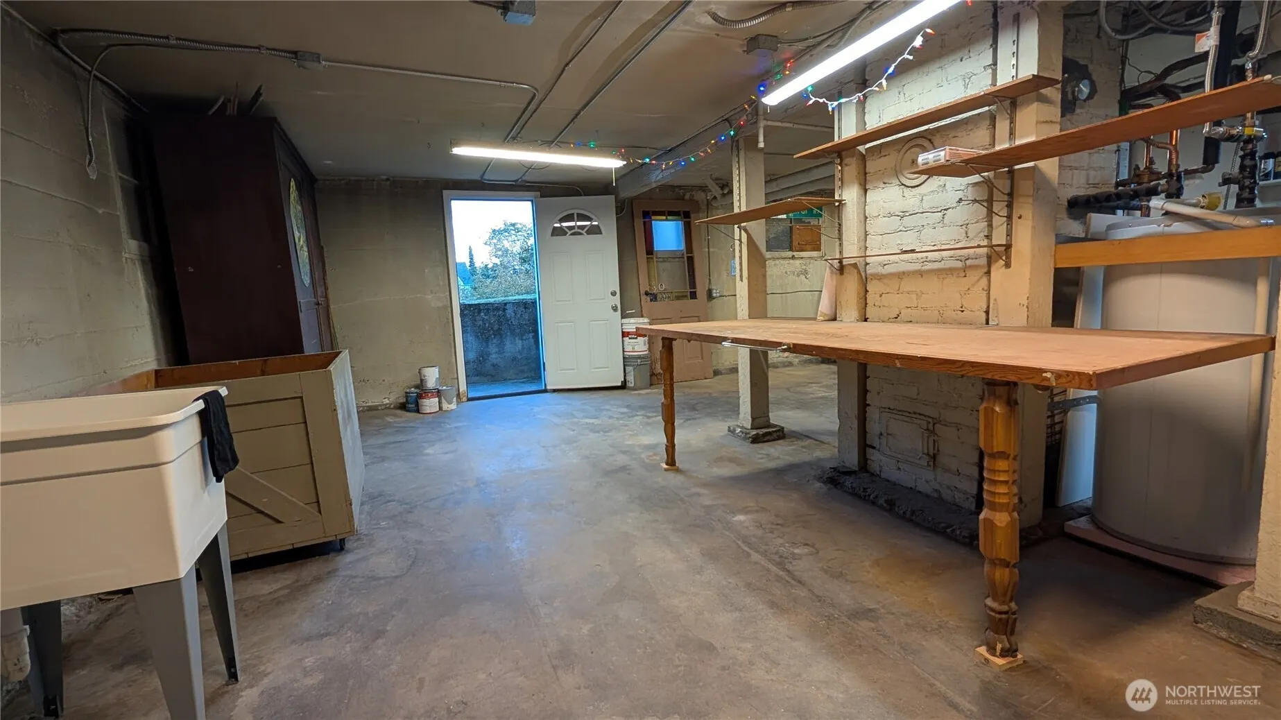1638 Palm Avenue SW, Seattle, WA 98116