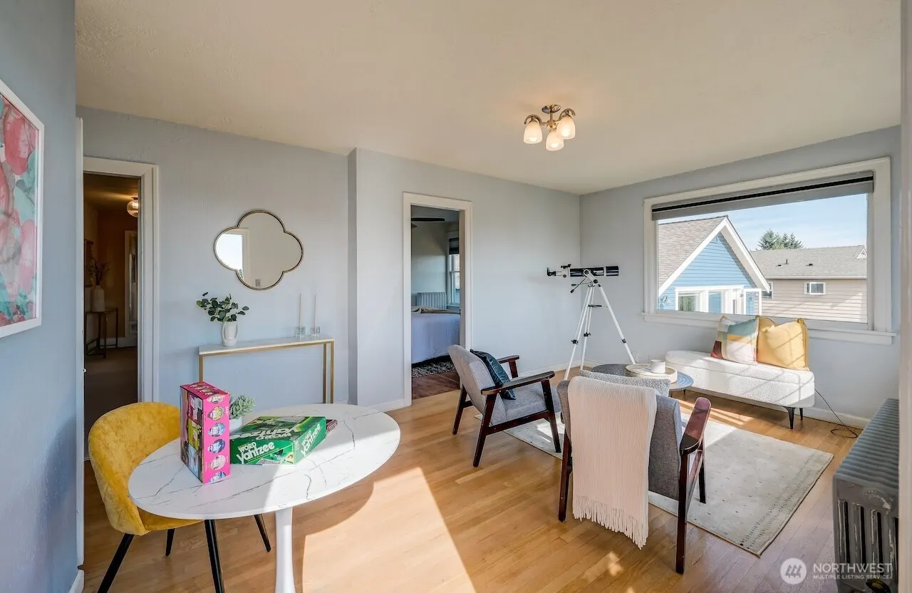 1638 Palm Avenue SW, Seattle, WA 98116