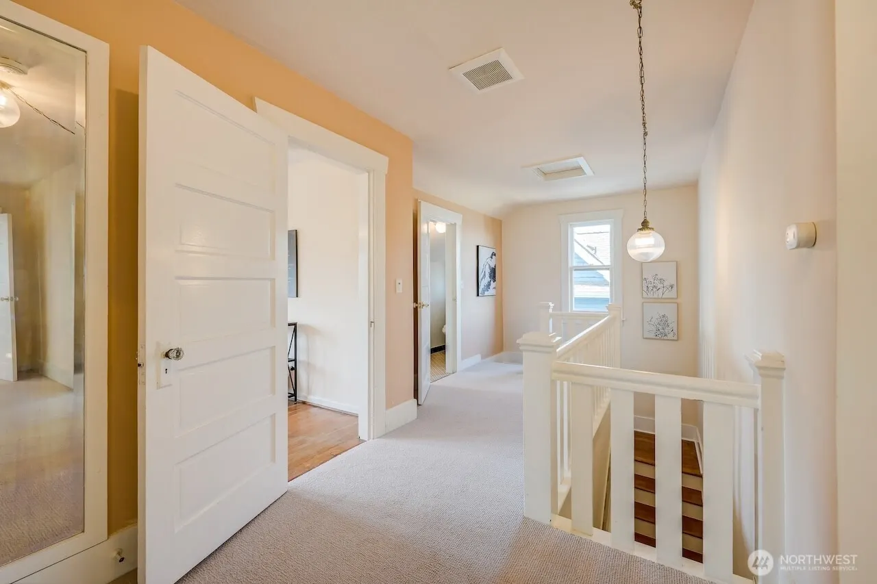 1638 Palm Avenue SW, Seattle, WA 98116