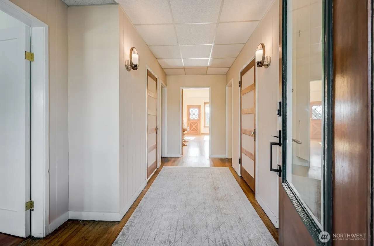 1638 Palm Avenue SW, Seattle, WA 98116