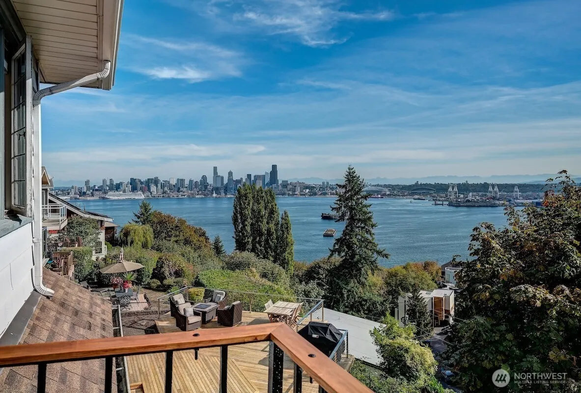 1638 Palm Avenue SW, Seattle, WA 98116