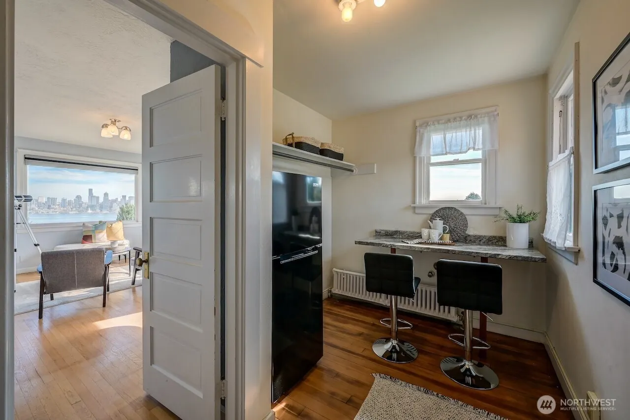 1638 Palm Avenue SW, Seattle, WA 98116