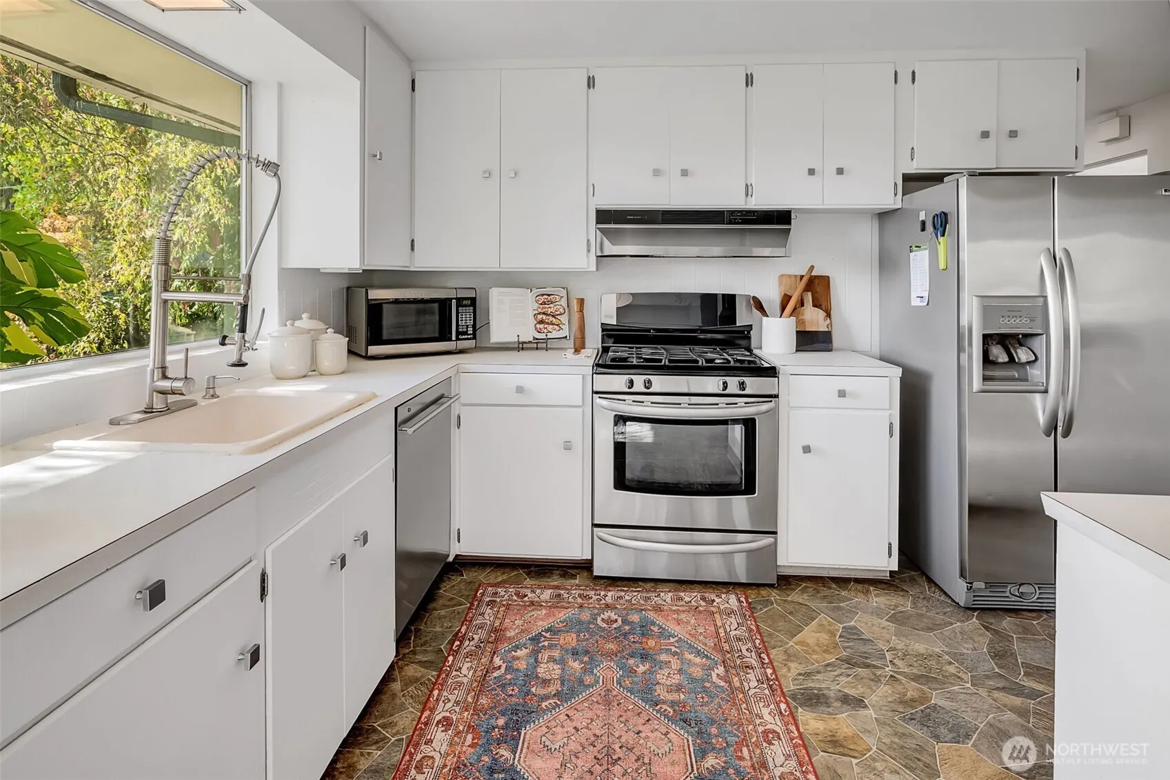 16256 8th Avenue SW, Seattle, WA 98166