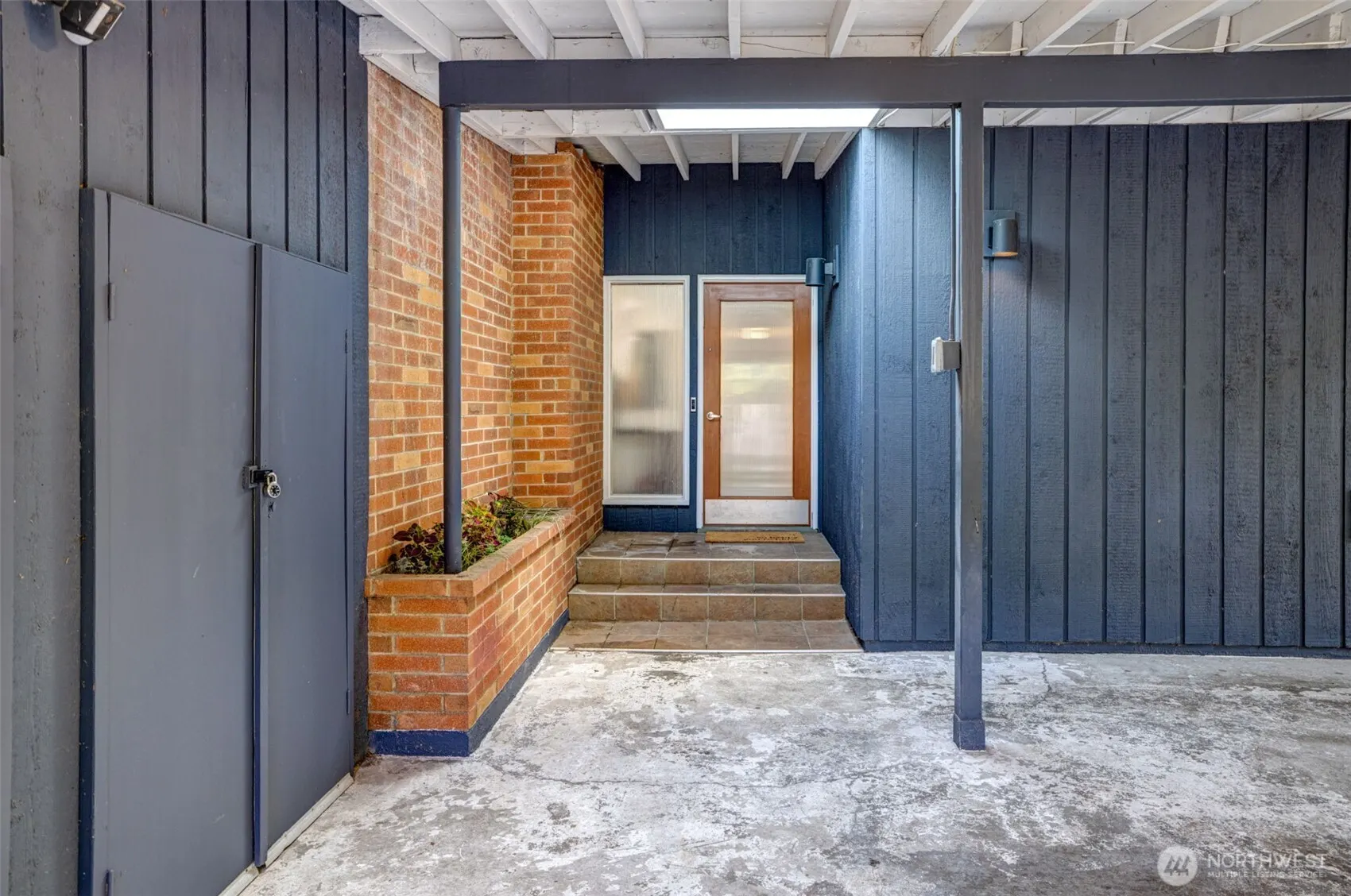 16256 8th Avenue SW, Seattle, WA 98166