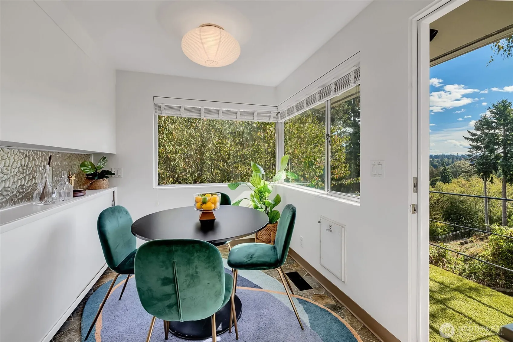 16256 8th Avenue SW, Seattle, WA 98166