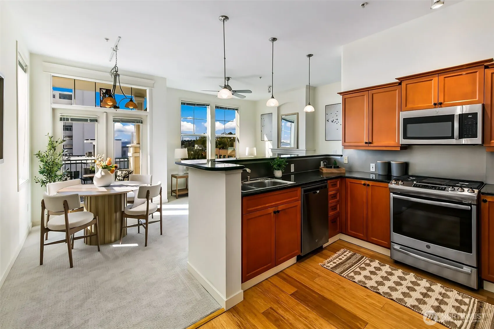 530 4th Avenue W #502, Seattle, WA 98119