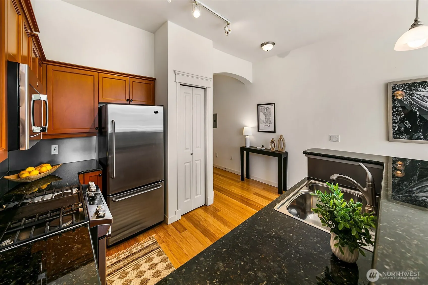530 4th Avenue W #502, Seattle, WA 98119