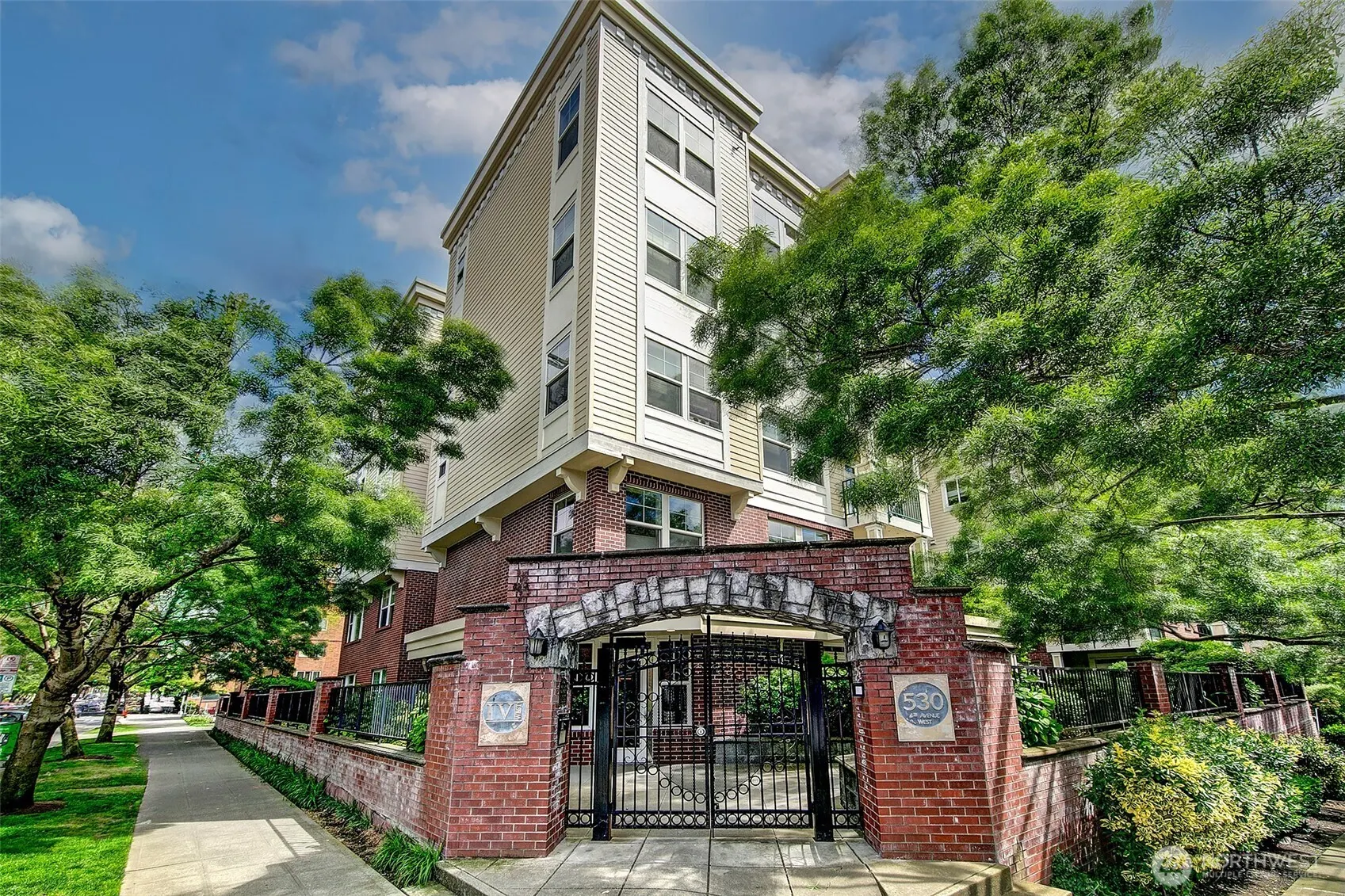 530 4th Avenue W #502, Seattle, WA 98119