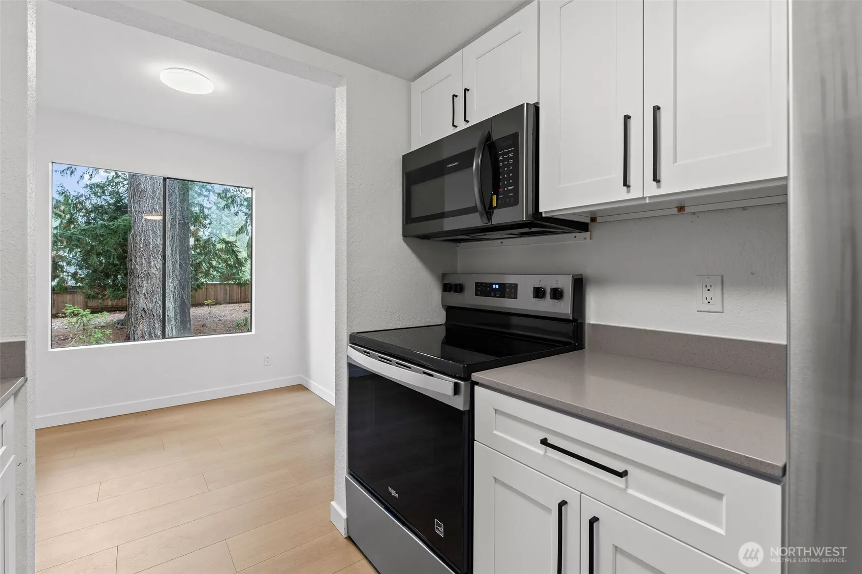 14010 Juanita Drive NE #B3, Kirkland, WA 98034-9740