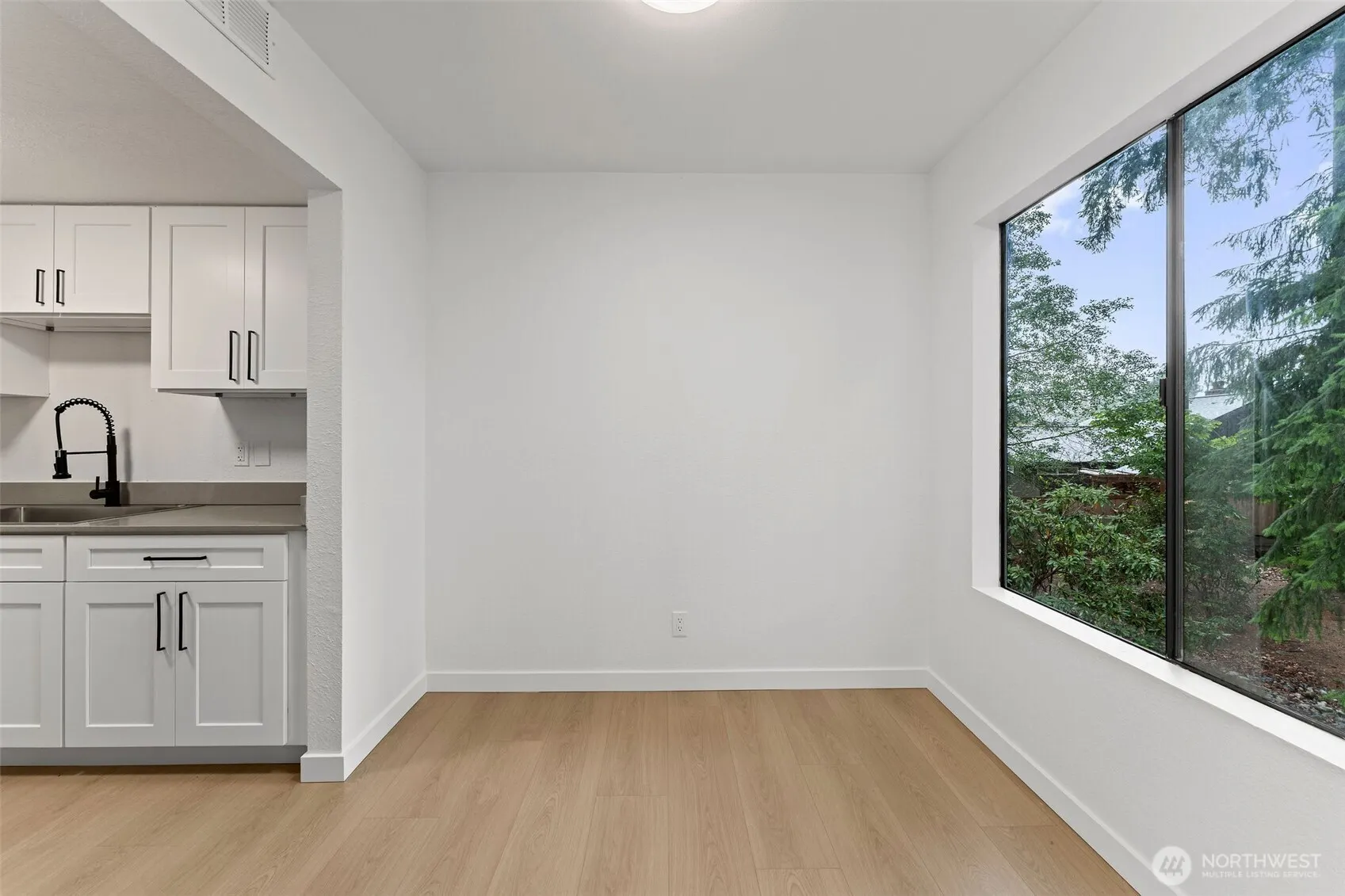 14010 Juanita Drive NE #B3, Kirkland, WA 98034-9740