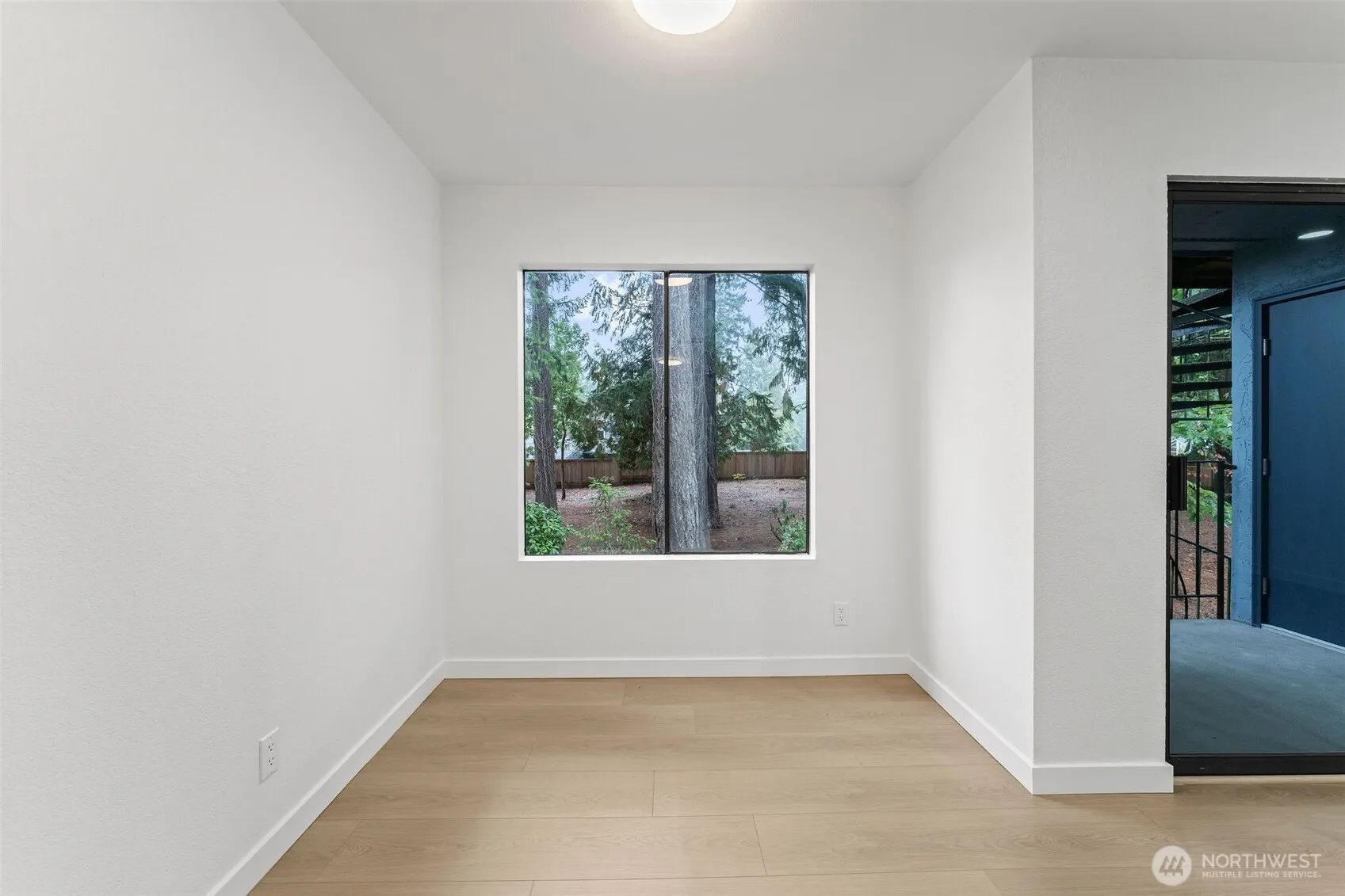 14010 Juanita Drive NE #B3, Kirkland, WA 98034-9740