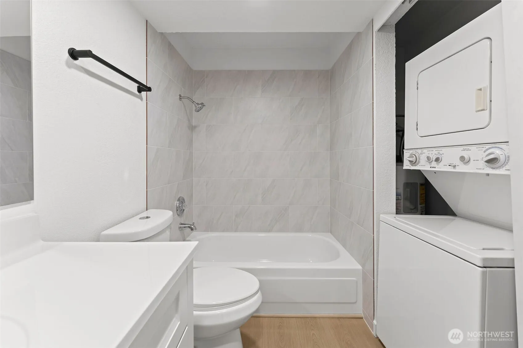 14010 Juanita Drive NE #B3, Kirkland, WA 98034-9740