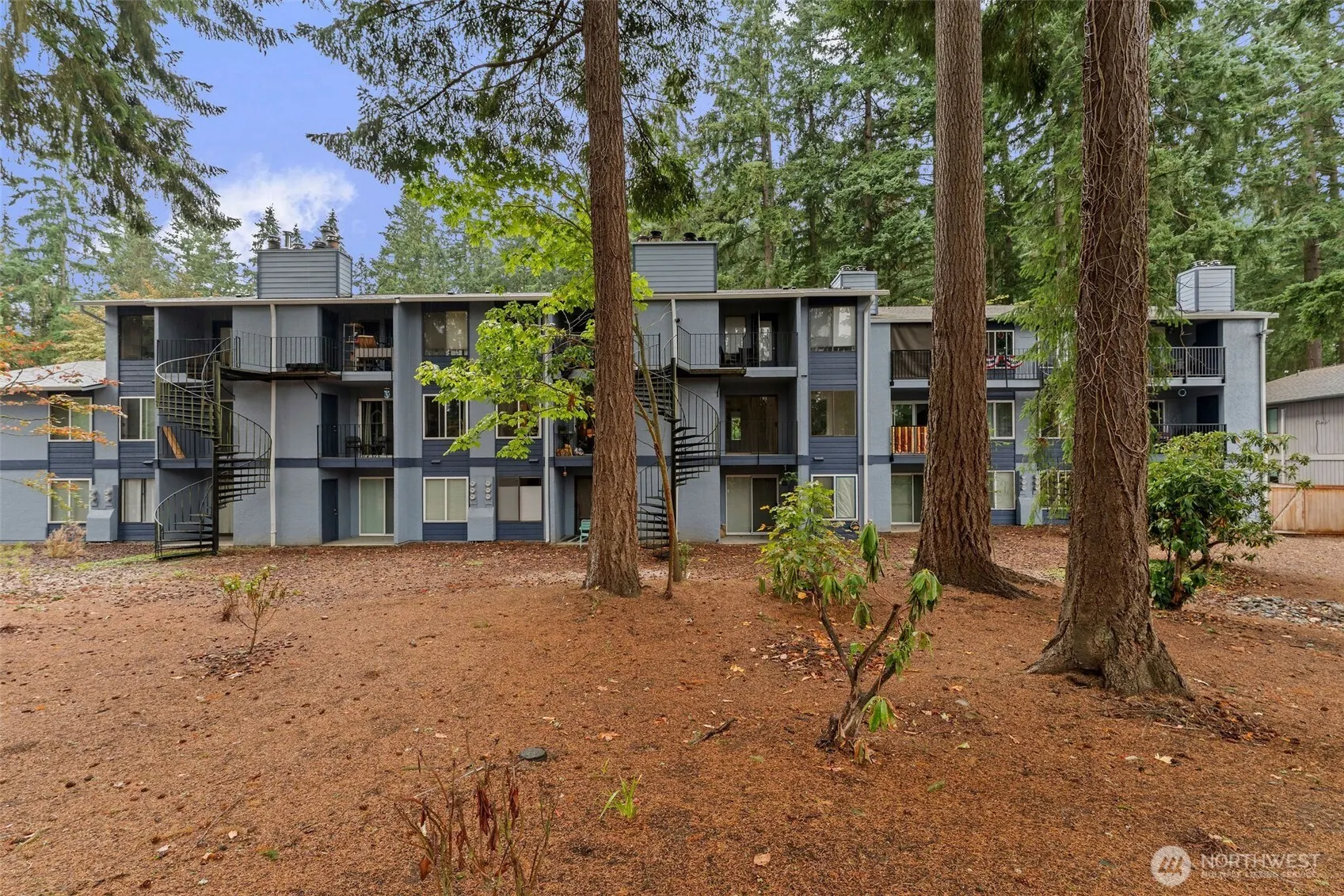 14010 Juanita Drive NE #B3, Kirkland, WA 98034-9740