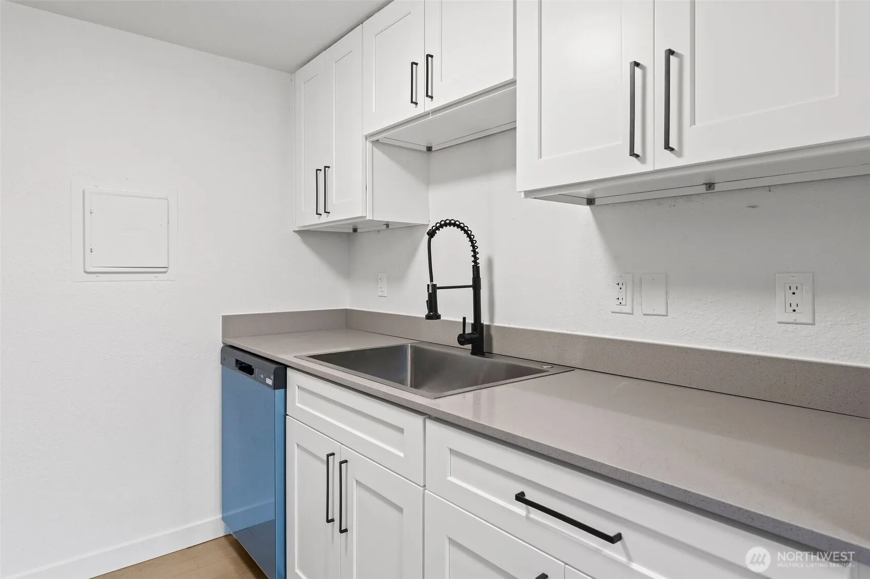 14010 Juanita Drive NE #B3, Kirkland, WA 98034-9740