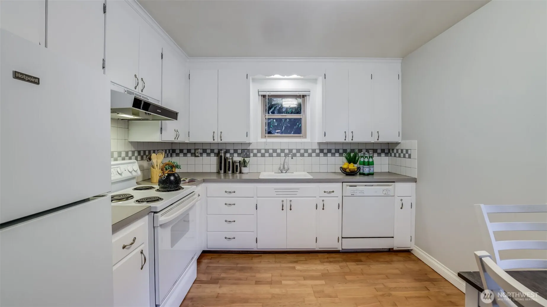 418 Highland Drive #4, Seattle, WA 98109
