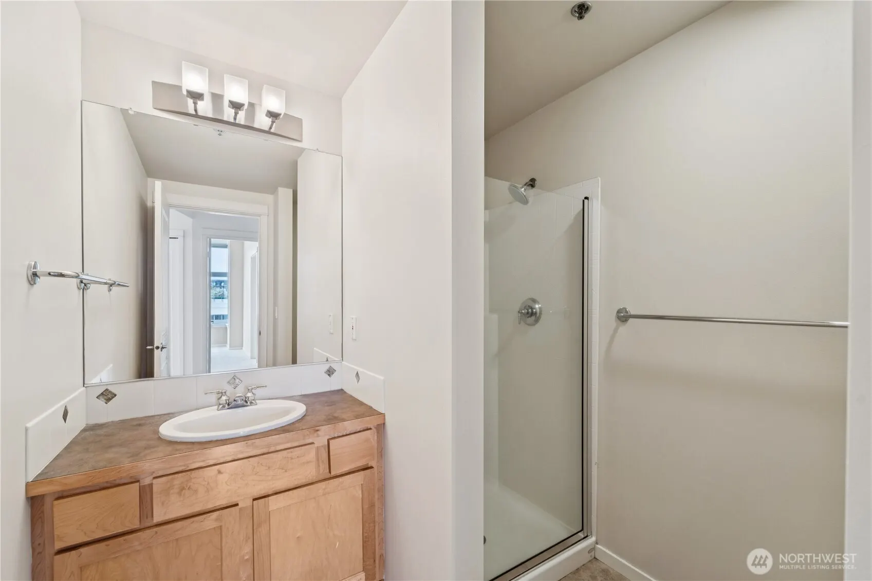2801 1st Avenue #806, Seattle, WA 98121