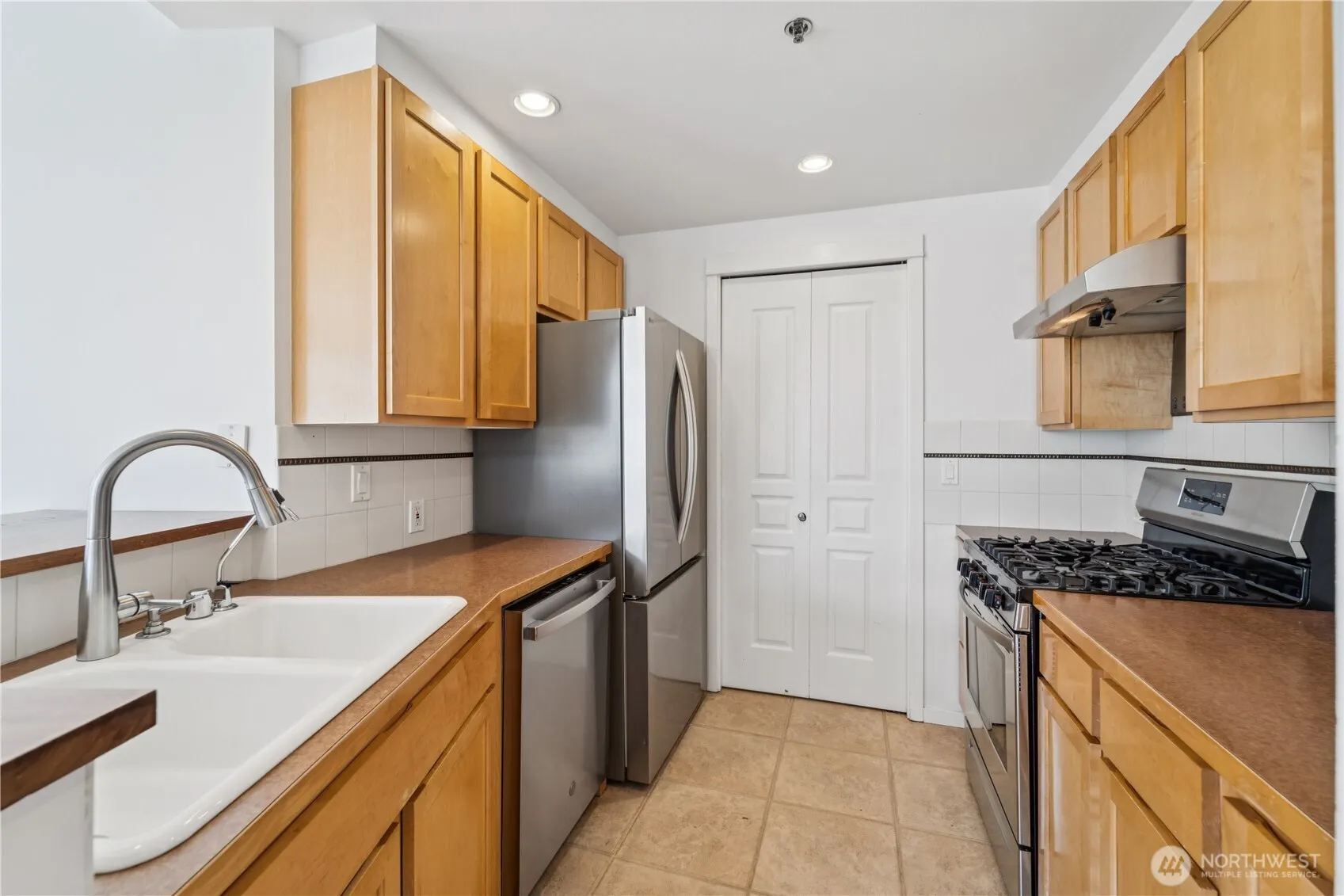 2801 1st Avenue #806, Seattle, WA 98121