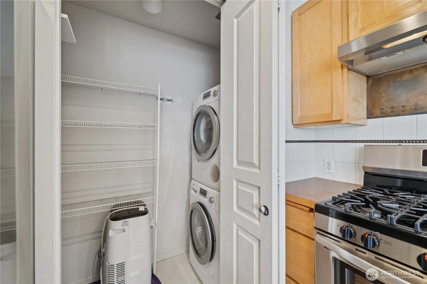 2801 1st Avenue #806, Seattle, WA 98121