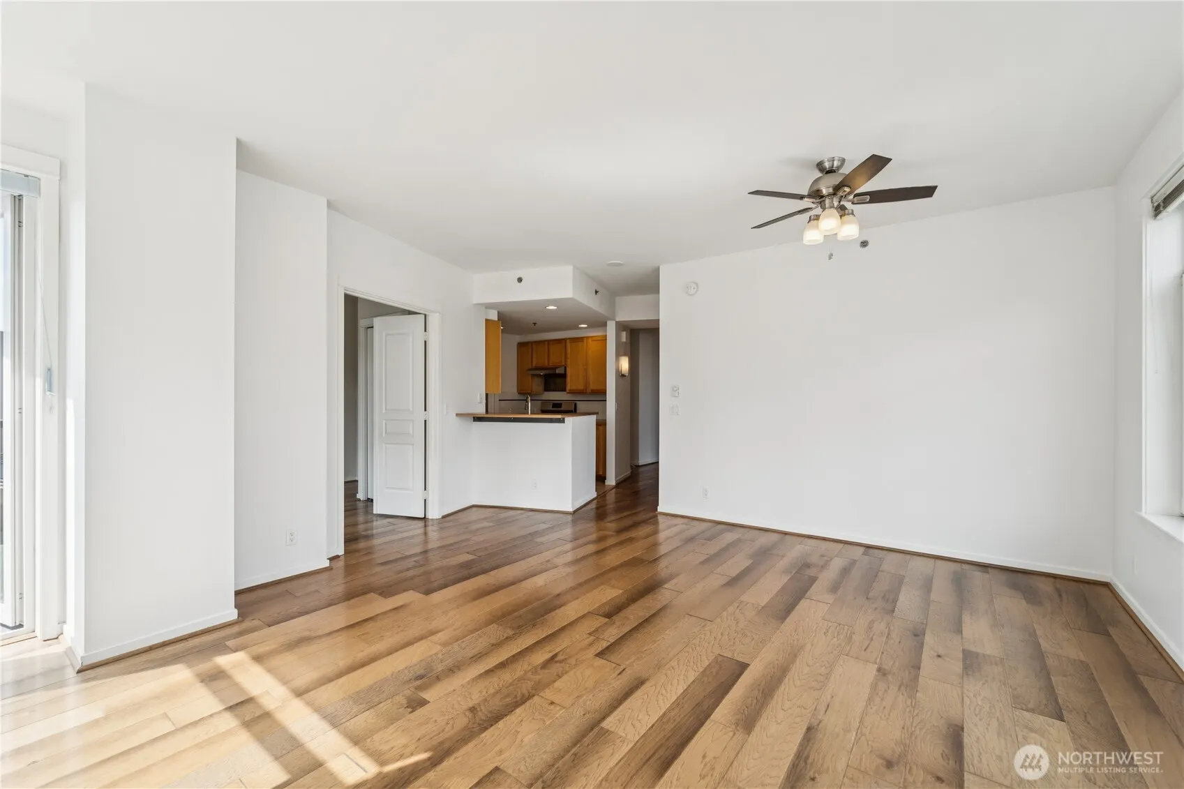 2801 1st Avenue #806, Seattle, WA 98121