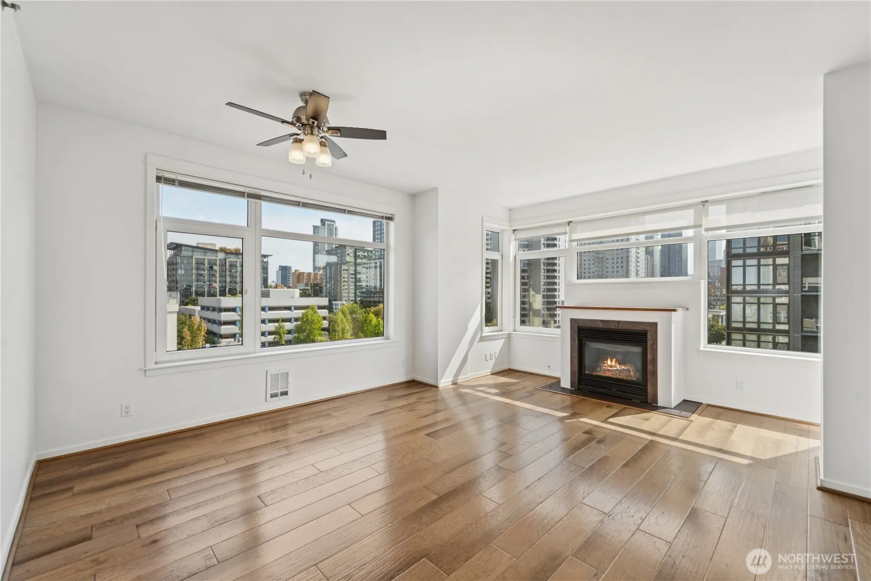 2801 1st Avenue #806, Seattle, WA 98121